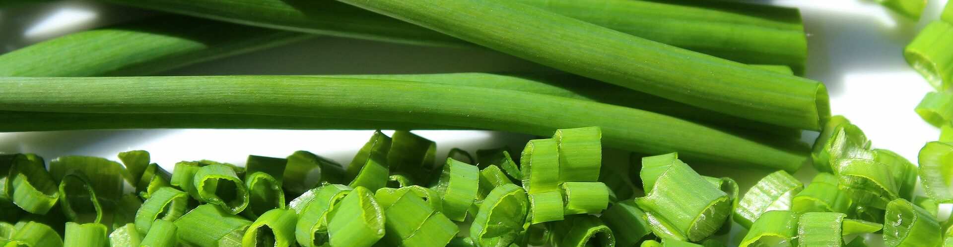 green chives whole and cut